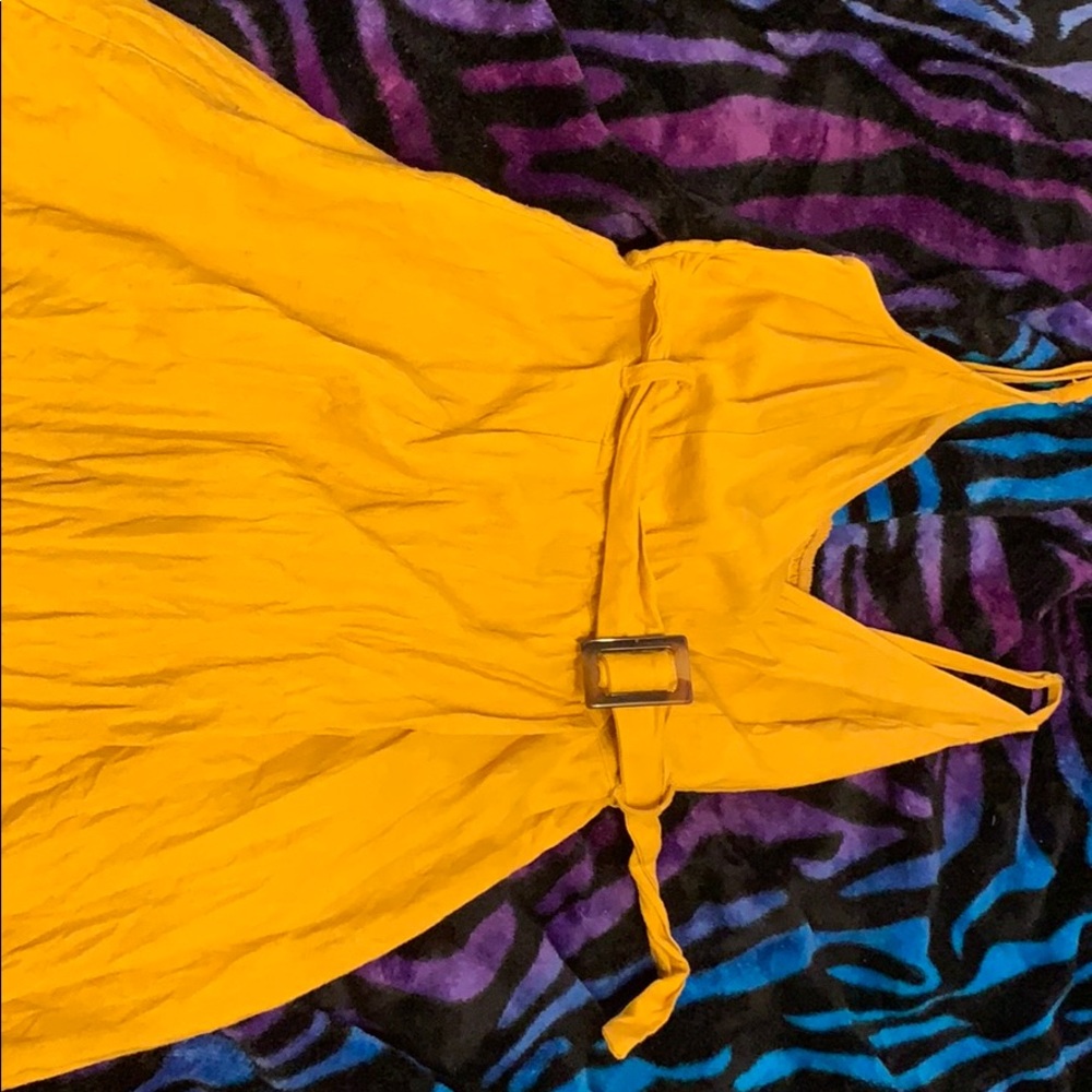 yellow dress